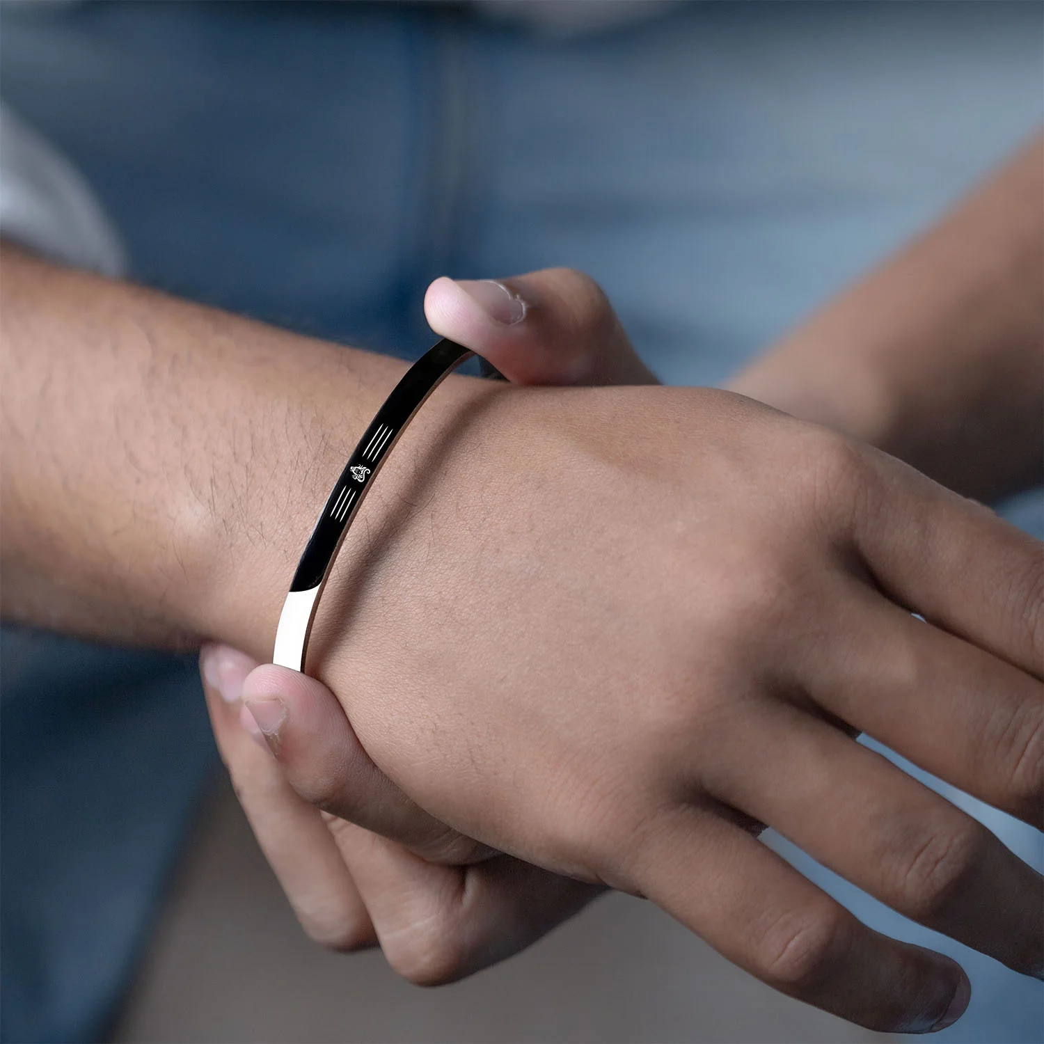 Mahakaal Gloss Cuff Adjustable Bracelet - Image 3
