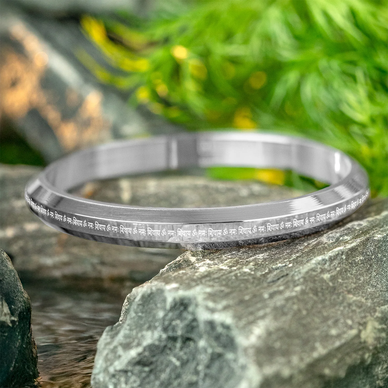 Om Namah Shivay MicroCarved Round Kada
